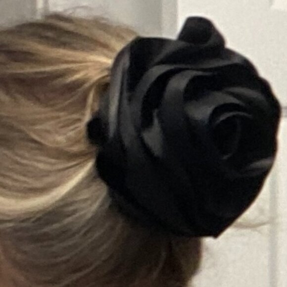 Maeve Carr Accessories - MAEVE CARR'S ADDITIONS VINTAGE 80'S HAIR BOW